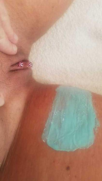 seemeviewme:Getting closer….tell me you wanna see me wax my... 3