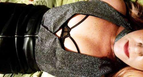 seemeviewme: What would you do to me right now? Oh darling,... 3