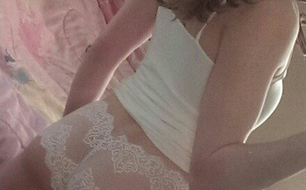 Selfie time … have to leave for work. But caged 🌹 3