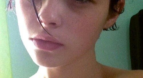 be-gentle-to-your-sissy: You need my head again, Sir? 🌹 4