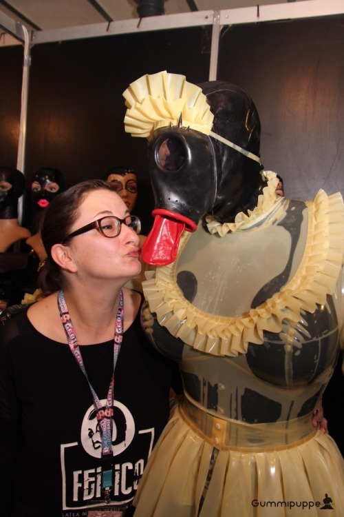 die-gummipuppe: As promised, a few photos of the fair of the... 3 tumblr p9nk3gGRa91v3nju7o2 500