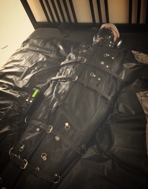 tumblgear: I got a chance to capture @seabondagesadist the... 7 tumblr pa82eoAPhh1so086ko6 500