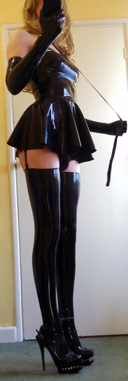 ashleigh-cd:
Set 50 - Latex dress! I love this latex dress! It’s... 2