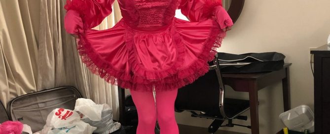 m-2b-s: eldiablobonita: Such a pathetic sissy bimbo slut! Omg sissy you just need to open you... 1