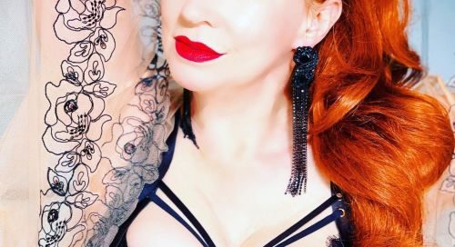 Wednesday mood 😉
#wednesdaywisdom #relax #glam #lace #pinup... 5