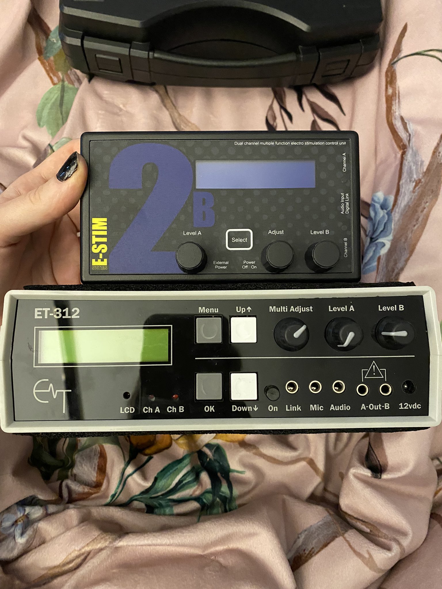 Gear Update: Erostek ET312B and Estim 2b 1 E BLmuHVkAYI0i3